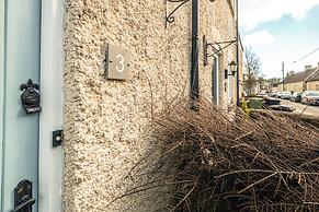 Stylish Retreat with Garden in Tetbury