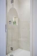 Stylish Retreat with Garden in Tetbury