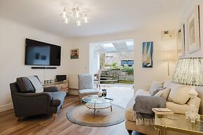 Stylish Retreat with Garden in Tetbury