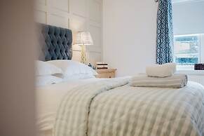 Stylish Retreat with Garden in Tetbury