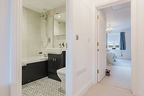 Stylish Retreat with Garden in Tetbury