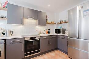 Stylish Retreat with Garden in Tetbury