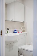 Stylish Retreat with Garden in Tetbury