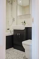 Stylish Retreat with Garden in Tetbury