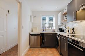 Stylish Retreat with Garden in Tetbury