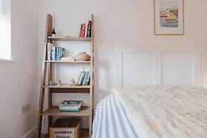 Stylish Retreat with Garden in Tetbury