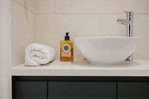 Stylish Retreat with Garden in Tetbury