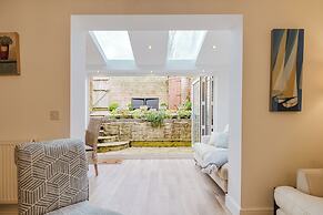 Stylish Retreat with Garden in Tetbury