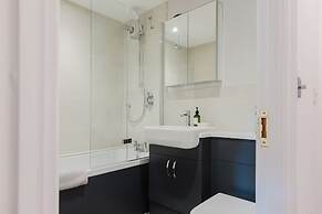 Stylish Retreat with Garden in Tetbury