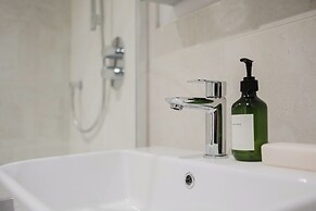 Stylish Retreat with Garden in Tetbury