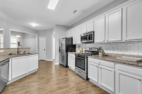 Comfortable Family Retreat Sleeps 10 3 Bedroom Home