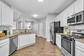 Comfortable Family Retreat Sleeps 10 3 Bedroom Home