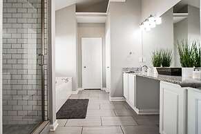 Comfortable Family Retreat Sleeps 10 3 Bedroom Home