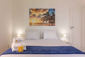 Sophisticated Just a few Steps From the Lagoon Sb301