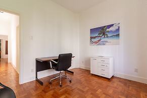 Sophisticated Just a few Steps From the Lagoon Sb301