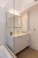 Sophisticated Just a few Steps From the Lagoon Sb301