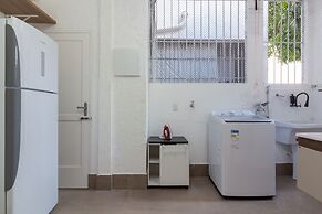 Sophisticated Just a few Steps From the Lagoon Sb301