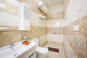 Alaya Stays 5 BHK Pet friendly with pvt pool - Ashirwad Farms