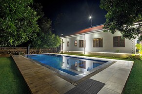 Alaya Stays 5 BHK Pet friendly with pvt pool - Ashirwad Farms