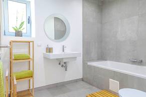 Madeira Beach House by Atlantic Holiday