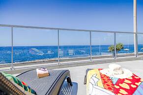 Madeira Beach House by Atlantic Holiday