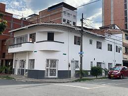Hostal CasaBlanca in Laureles Medellin