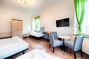 Hotel B1 & Hotel B1 Tourist