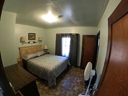 Van Zandt's Redwood View Resort