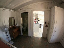 Van Zandt's Redwood View Resort