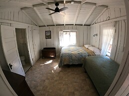 Van Zandt's Redwood View Resort