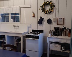 Van Zandt's Redwood View Resort