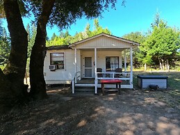 Van Zandt's Redwood View Resort