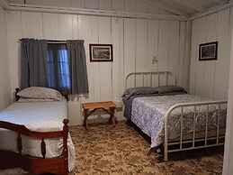 Van Zandt's Redwood View Resort