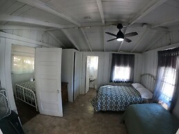 Van Zandt's Redwood View Resort