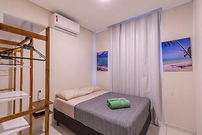 FLATS MAR'BELLA COM VARANDA, 100M PRAIA, PETFRIENDLY E ESTACIONAMENTO