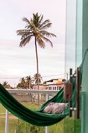 FLATS MAR'BELLA COM VARANDA, 100M PRAIA, PETFRIENDLY E ESTACIONAMENTO