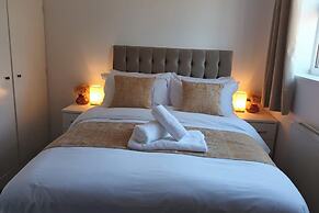 Charming 3-bed House in Birmingham Near nec & hs2