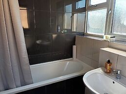 Charming 3-bed House in Birmingham Near nec & hs2