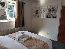 Charming 3-bed House in Birmingham Near nec & hs2