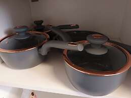 Charming 3-bed House in Birmingham Near nec & hs2