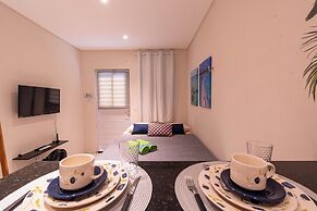 ESTUDIO MAR'BELLA 100M PRAIA, COM COZINHA E ESTACIONAMENTO