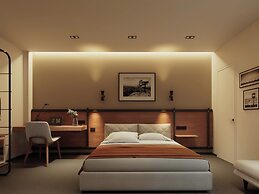 Metrolux City Contemporary Hotel