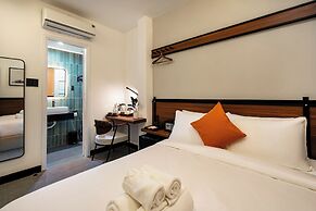 Metrolux City Contemporary Hotel