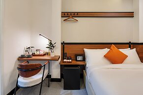 Metrolux City Contemporary Hotel