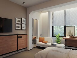 Metrolux City Contemporary Hotel