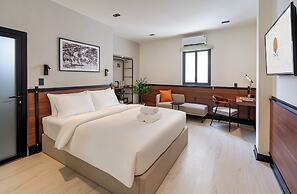 Metrolux City Contemporary Hotel