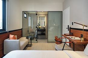 Metrolux City Contemporary Hotel