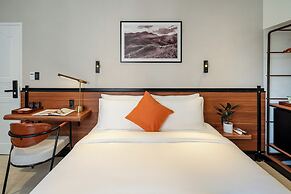 Metrolux City Contemporary Hotel