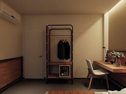 Metrolux City Contemporary Hotel