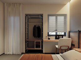 Metrolux City Contemporary Hotel